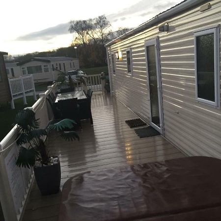 3 Bedroom 8 Berth Standard Basic Caravans With Hot Tub,Mountain Bikes 태터셜 외부 사진
